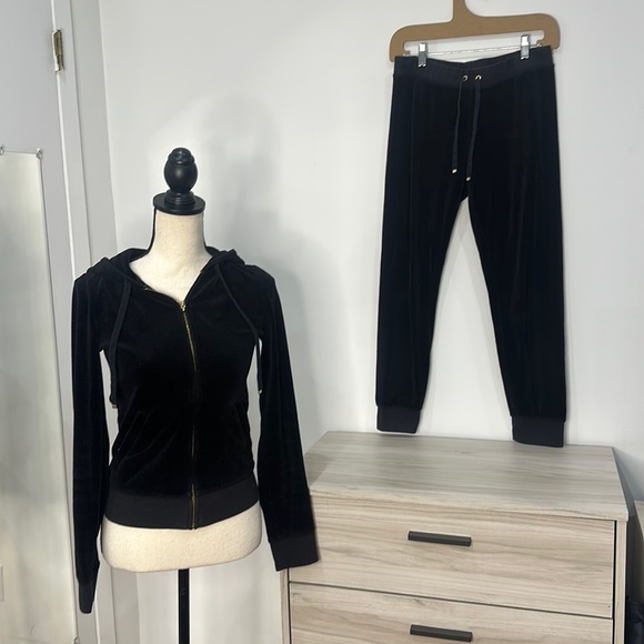 VINTAGE ORIGINAL Juicy Couture Velor Tracksuit Black Small/Medium - Picture 1 of 7